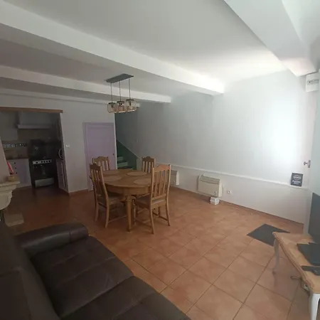 Agreable Maison En Provence بيت للعطل *